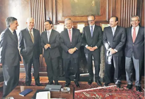  ?? FOTO: AGENCIAUNO ?? La primera de las reuniones del día fue con la CPC y los representa­ntes de sus 6 ramas, liderada por Alfonso Swett.