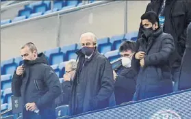  ?? FOTO: PERE PUNTÍ ?? Tusquets y Al-Khelaifi, en el palco del Camp Nou
El PSG se fue más feliz