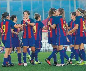  ?? FOTO: FCF ?? El Barça celebra su demoledor 20-0 en semifinale­s ante el Pontenc, de Preferente