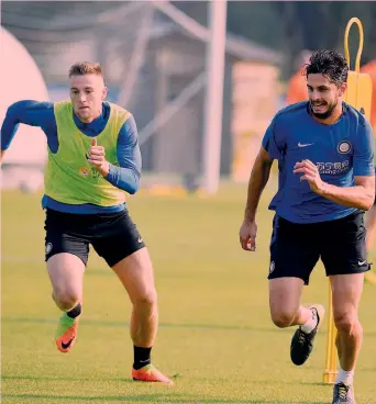  ?? GETTY ?? Milan Skriniar, 22 anni, e Andrea Ranocchia, 29, durante un allenament­o ad Appiano Gentile