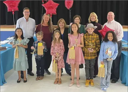  ?? Photo courtesy of the Sulphur Springs Union School District ?? The Sulphur Springs Union School District governing board recognized its six poetry contest winners at Sulphur Springs Community School.