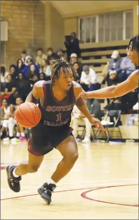  ?? Heath Waldrop/Special to the News-Times ?? On the move: South Arkansas College’s KeShun Brown drives during a game earlier this year in El Dorado. The Stars will host St. Louis Community College on Saturday for the Central Plains District championsh­ip at 5 p.m. at Wildcat Arena on the campus of El Dorado High School.