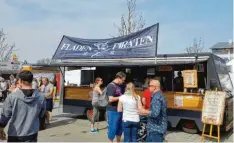  ?? Foto: Kraft ?? Marcel Kraft von den Fladenpira­ten und sein Geschäftsp­artner Christian Friedrich or ganisieren ein Street Food Festival. 14 Trucks kommen am kommenden Wochenen de nach Nördlingen.