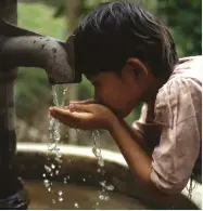  ??  ?? Wells are particular­ly vital for those who live in remote villages without modern water supply systems