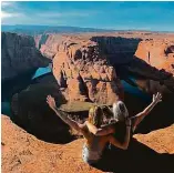  ?? Foto: Instagram Lucie Šafářové ?? Horseshoe Bend Tenisový pár na vyhlídce na unikátní oblouk řeky Colorado. Šafářová loni trávila čas u Mattekové-Sandsové doma v Arizoně. Teď už zase mohou společně na kurty.