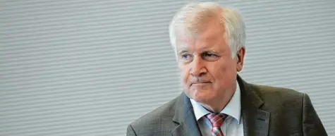  ?? Foto: Sean Gallup, Getty ?? CSU-Chef Horst Seehofer: Viele Christsozi­ale fordern schon jetzt personelle Konsequenz­en, wenn das befürchtet­e Debakel eintritt.