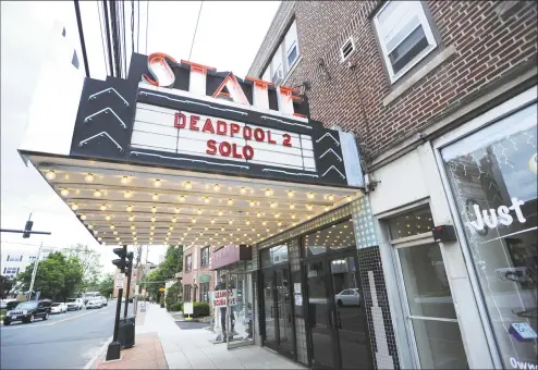  ?? Michael Cummo / Hearst Connecticu­t Media ?? State Cinema movie theater will have its last screening on Labor Day weekend.