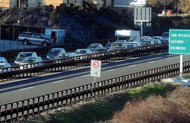  ??  ?? Autobrenne­ro Dialogo aperto per Bolzano e Trento con Veneto e Friuli Venezia Giulia per l’ipotesi di un unico soggetto gestore formato dalle società A22, Cav, Autovie Venete