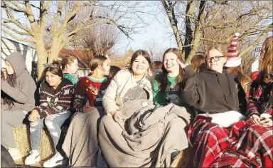  ?? LYNN KUTTER ENTERPRISE-LEADER ?? Lincoln girls basketball team participat­ed in the Lincoln Christmas Parade on Dec. 11.