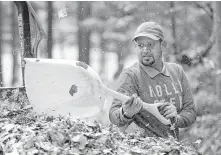  ?? Robert F. Bukaty / Associated Press ?? Angel Gonzalez is one of several Puerto Rican workers hired to do landscapin­g by the Sebasco Harbor Resort in Maine.