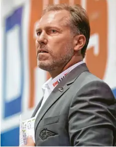  ?? Foto: Ulrich Wagner ?? Als Nachfolger des charismati­schen und beliebten Mike Stewart hatte Tray Tuomie als Panther‰Trainer von Anfang an einen schweren Stand.