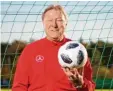  ?? Foto: dpa ?? Ab sofort dreht sich bei Horst Hrubesch nicht mehr alles um Fußball.