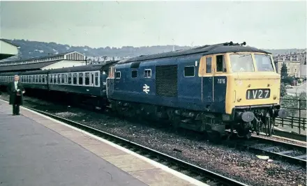  ?? DJS Bailey (CC BY-ND 2.0) ?? Blue-liveried No. 7076, with its ‘D' prefix painted out, calls at Bath on September 16, 1972, with a Portsmouth-Bristol working.