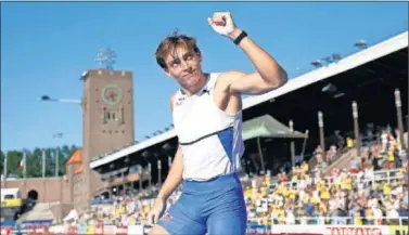  ??  ?? Armand Duplantis sonríe tras su actuación en el Olímpico de Estocolmo.
