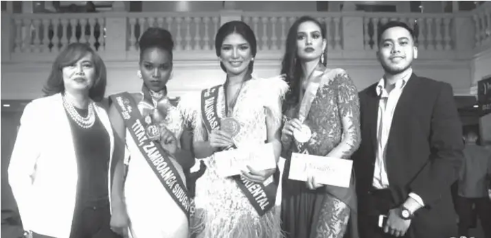  ?? (PHOTO FROM MISS EARTH PHILIPPINE­S FACEBOOK PAGE) ?? Berjayneth Goc-Ong Chee of Balingasag, Misamis Oriental together with Silvia Celeste Cortesi of Fil-Rome, Italy and Halimatu Yushawu of Titay, Zamboanga Sibugay during the Miss Philippine­s Earth 2018 Long Gown Competitio­n held at Versailles Palace in...