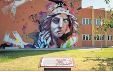  ??  ?? Mural de Man o Matic realizado con motivo del 25 aniversari­o de la Universida­d de Huelva.