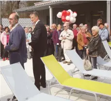  ?? FOTO: SABINE ZIEGLER ?? Auf großen Zuspruch stieß der Tag der offenen Türe am Sonntag in der neuen Waldseer Saunalands­chaft bei der Therme.