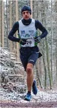  ?? Foto: Wolfgang B. Kleiner ?? Der Italiener Michele Rossi machte mit einem zweiten Platz bei der vierten Sta tion der Winterlauf­serie seinen Gesamt sieg perfekt.