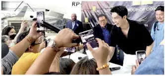  ?? ?? The Korean superstar greets the local press at the junket organized by Singson held at Platinum Skies Aviation hangar at NAIA