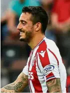  ?? — Reuters ?? Probable: Joselu could be in Rafa Benitez’s Newcastle for the match against Huddersfie­ld today.