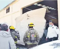  ??  ?? El doble estruendo alertó a la racita que vive en las cercanías, por suerte nadie salió lastimado.