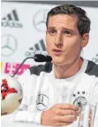  ?? FOTO: DPA ?? Sebastian Rudy will die Fans begeistern.