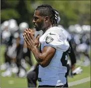  ?? ERIC RISBERG / AP ?? Oakland Raiders wide receiver Antonio Brown has said he’s willing to call it a career if the NFL refuses to let him keep wearing the Air Advantage helmet he used for the last nine years in Pittsburgh.