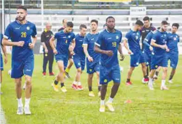  ??  ?? Les joueurs de la JSK veulent confirmer leur forme cet après-midi en Zambie