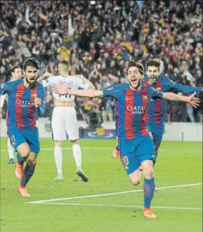  ?? FOTO: MANEL MONTILLA ?? Sergi Roberto celebra el definitivo 6-1
El Barça remontó un 4-0 al PSG