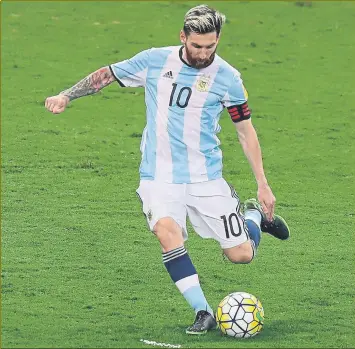  ?? FOTO: AP ?? Leo ha recibido críticas por la derrota ante Brasil, pero hace muchos años que Argentina juega a muy poco