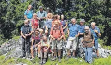  ?? FOTO: SEKTION ?? Die Sektionsse­nioren beim Wandern im Alpstein-Gebiet.