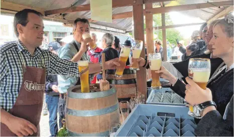  ?? FOTO: FREILICHTM­USEUM NEUHAUSEN ?? Freunde regionaler Biere kommen beim Biertag im Freilichtm­useum auf ihre Kosten.