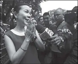  ?? EDD GUMBAN ?? Sen. Grace Poe arrives at the Supreme Court for the hearing on her citizenshi­p case yesterday.