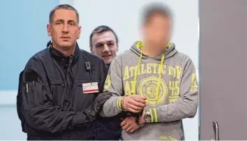  ?? Foto: Sebastian Kahnert, dpa ?? Acht mutmaßlich­e Mitglieder der rechtsextr­emen Gruppe Freital sind vom Oberlandes­gericht in Dresden verurteilt worden. Einige der Täter sind keine Unbekannte­n.