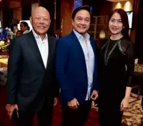  ??  ?? Tony Ang with Jerry and Lianne Tiu