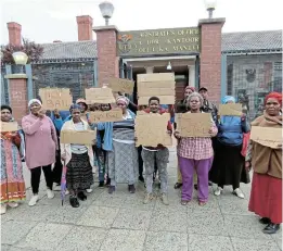  ?? Picture: TEMBILE SGQOLANA ?? SPEAKING OUT: Residents of Newvale picket outside the Queenstown magistrate’s court on Wednesday, demanding justice for Nombulelo Msindwana, who was murdered in her Newvale home recently.