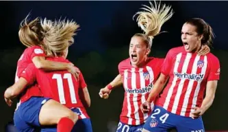  ?? EFE ?? Las jugadoras del Atlético de Madrid celebran un gol rojiblanco en el Di Stéfano.