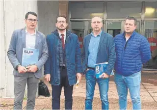 ?? // ABC ?? Miembros del SUP en Galicia y su letrado, ayer ante los juzgados