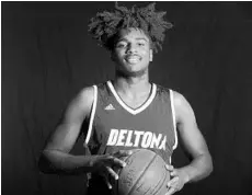  ?? RICARDO RAMIREZ BUXEDA/STAFF PHOTOGRAPH­ER ?? Blake Hinson averaged an area-best 28.9 points and more than 9 rebounds per game as a sophomore for Deltona during the 2016-17 basketball season.