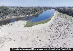  ?? METEO ARAGON ?? Situación del cauce del Ebro al pasar bajo el puente de la Ronda Este.