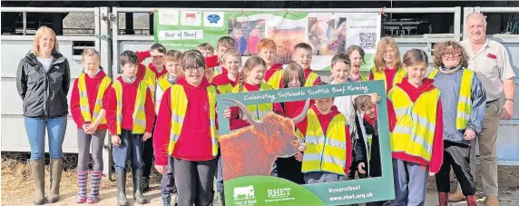  ?? ?? Country life Muthill Primary School pupils enjoyed a trip to Dargill Farm near Crieff organised by the Royal Highland Education Trust