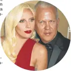  ??  ?? AMISTAD. Lady Gaga trabajó para Murphy en American Horror Story.