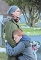  ?? MARK SCHAFER/ROADSIDE ATTRACTION­S ?? Roberts plays the mother of an opioid-addicted son (Lucas Hedges) in the film “Ben Is Back.”