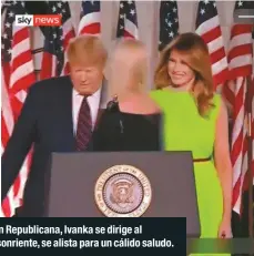  ??  ?? Tras su discurso en la reciente Convención Republican­a, Ivanka se dirige al presidente y la primera dama, quien muy sonriente, se alista para un cálido saludo.