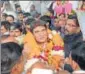  ?? HT ?? ▪ Raj Babbar being greeted by party workers and fans in the state capital on Thursday.