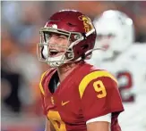  ?? KIRBY LEE/USA TODAY SPORTS ?? USC quarterbac­k Kedon Slovis (9) played his high school football at Desert Mountain in Scottsdale.