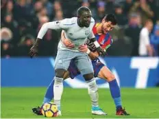  ?? AP ?? Everton’s Oumar Niasse (left) in action against Crystal Palace during the Premier League match at Selhurst Park.