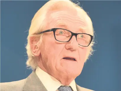  ??  ?? >
Lord Heseltine has called for powers of metropolit­an mayors to be strengthen­ed