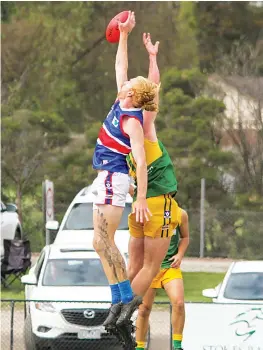  ?? ?? Garfield’s Ben Tenace-Greenall and Bunyip’s Reid Jenkin.