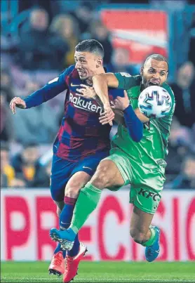  ?? FOTO: EFE ?? Braithwait­e pugna con Lenglet en el Barça-leganés de la Copa del Rey 2019-20